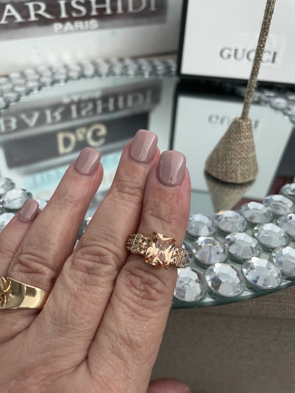 ✨Gold-tone Statement Ring with Champagne Center Stone✨Preloved Size 7 - Picture 3 of 5
